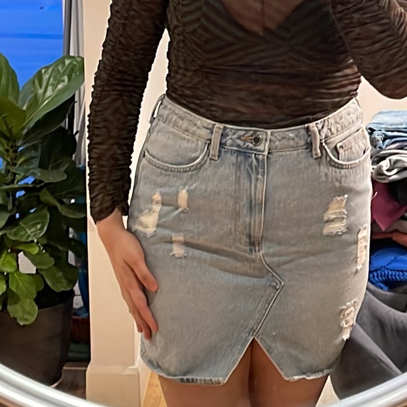 Mini ripped medium length jeans skirt from H&M - Picture 9 of 9